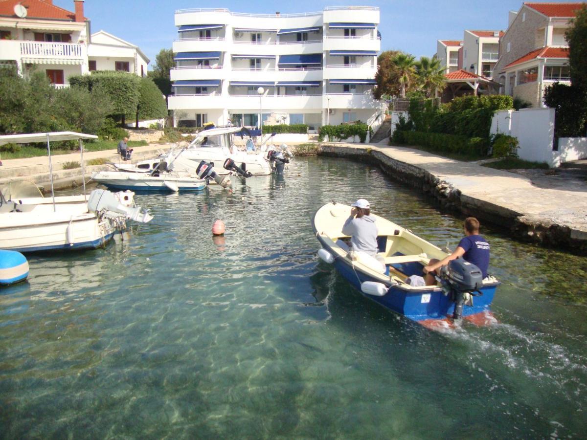 Apartments Villa Damir Petrcane Buitenkant foto